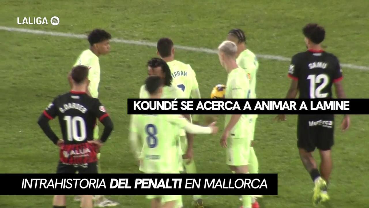  Raphinha y Lamine Yamal tras pitar penalti Gil Manzano (ElDesmareque)