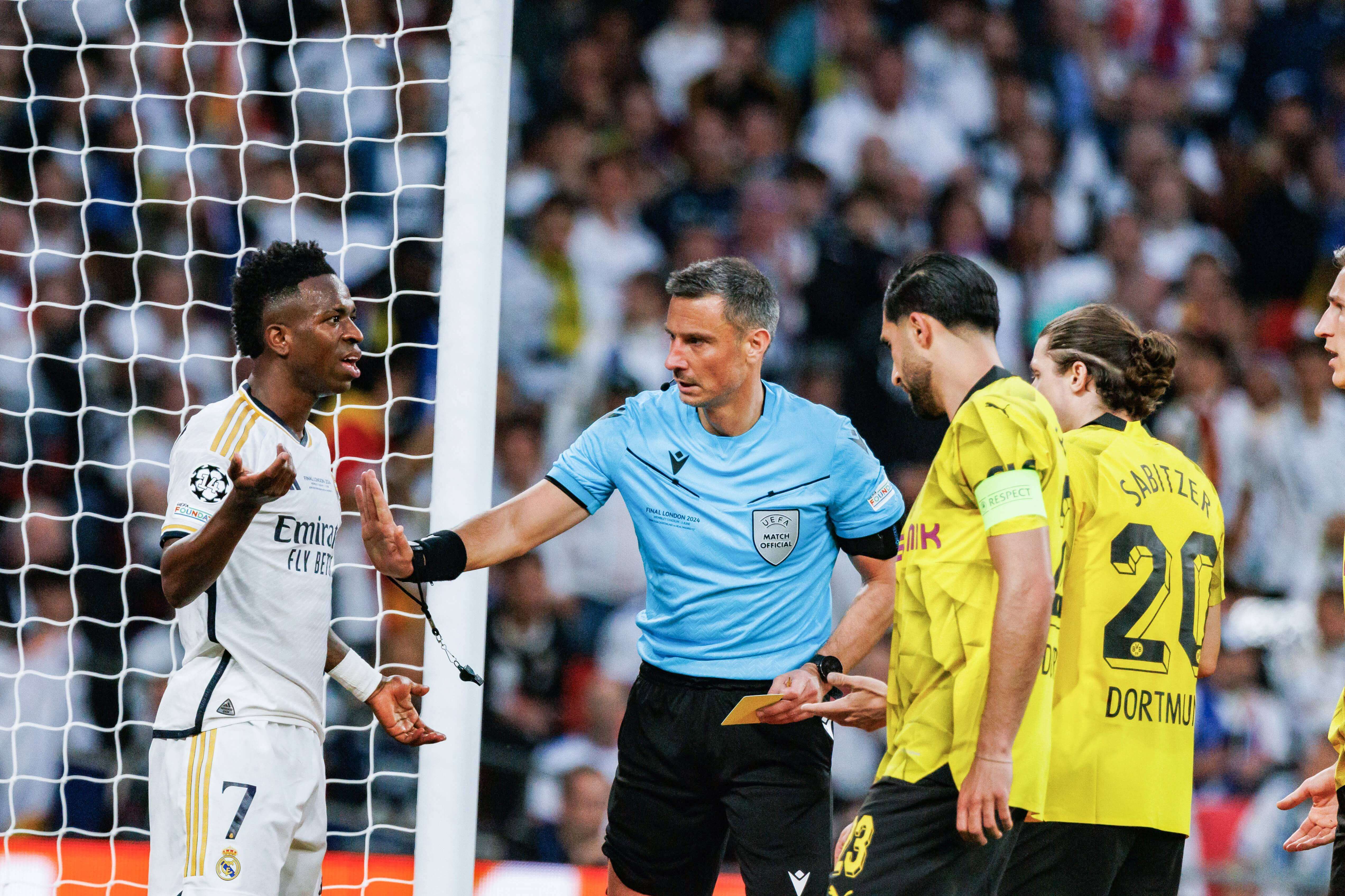  Slavko Vincic en la final de la Champions (Cordon Press)