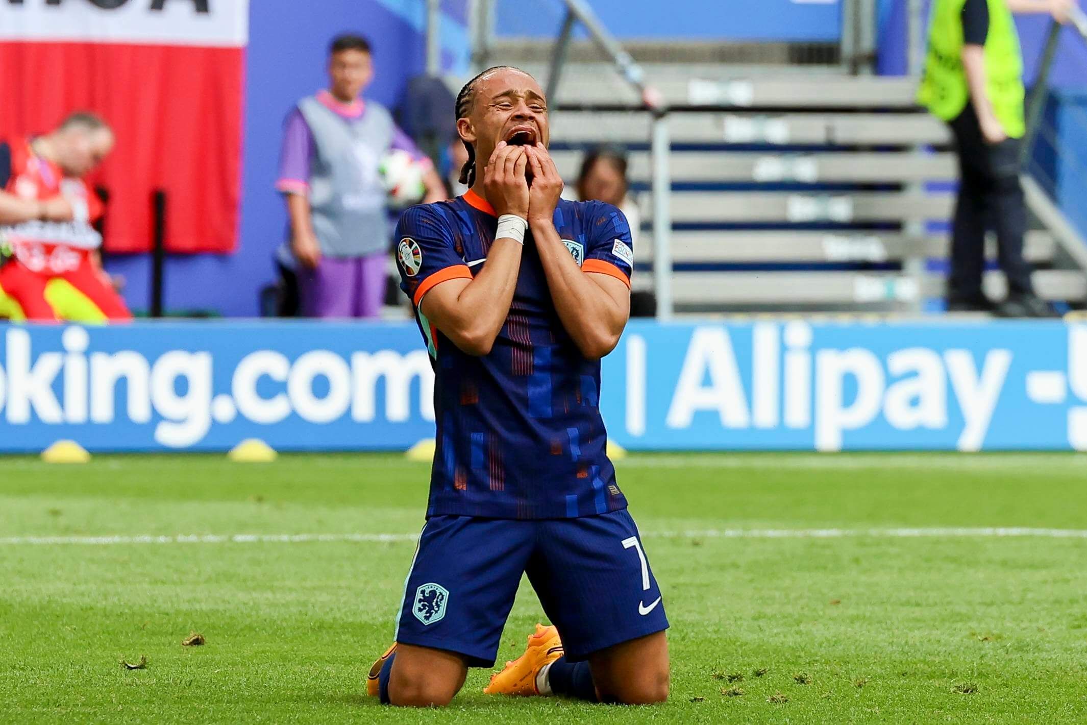  Xavi Simons grita en su partido contra Polonia (Cordon Press)