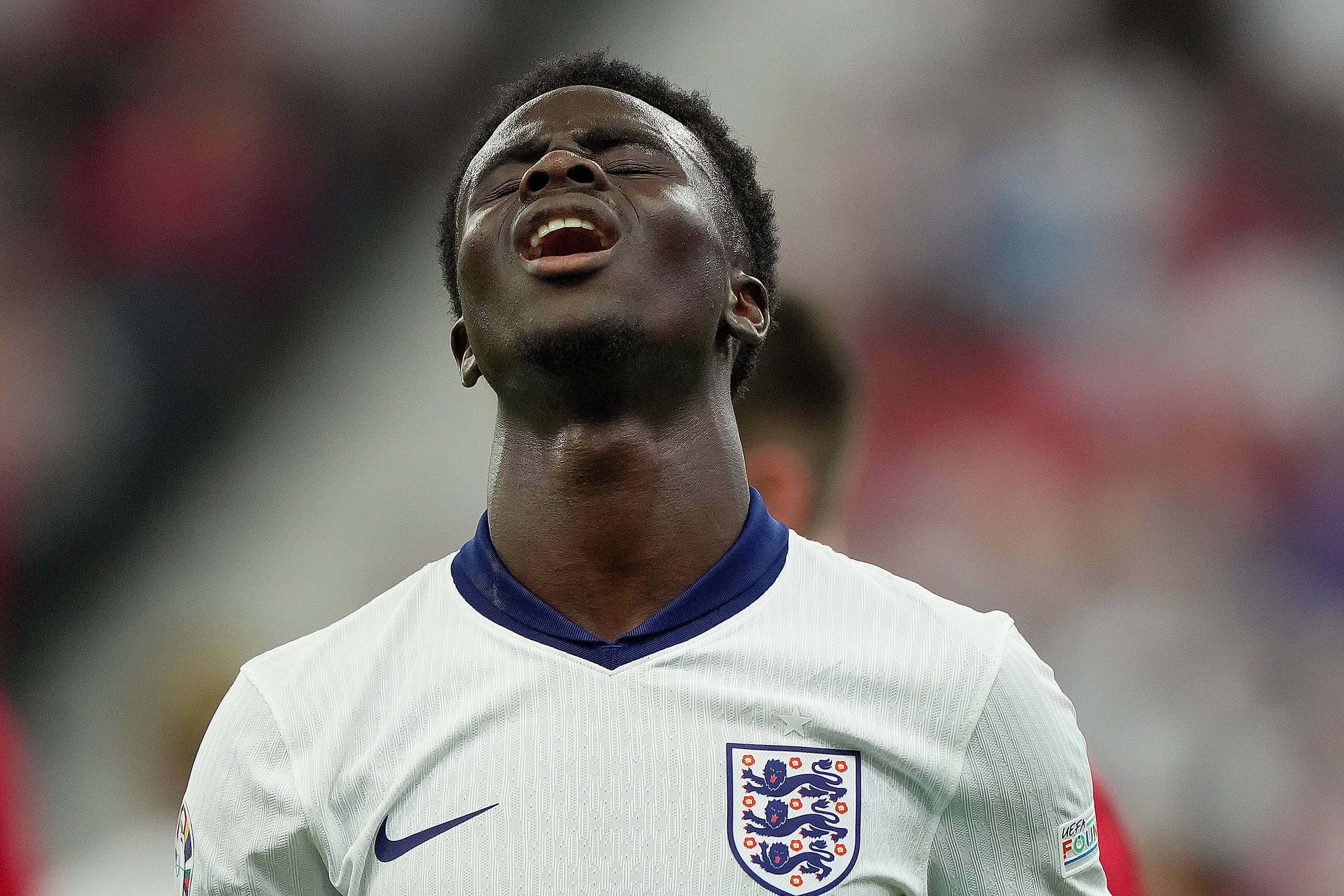  Bukayo Saka en el partido frente a Dinamarca