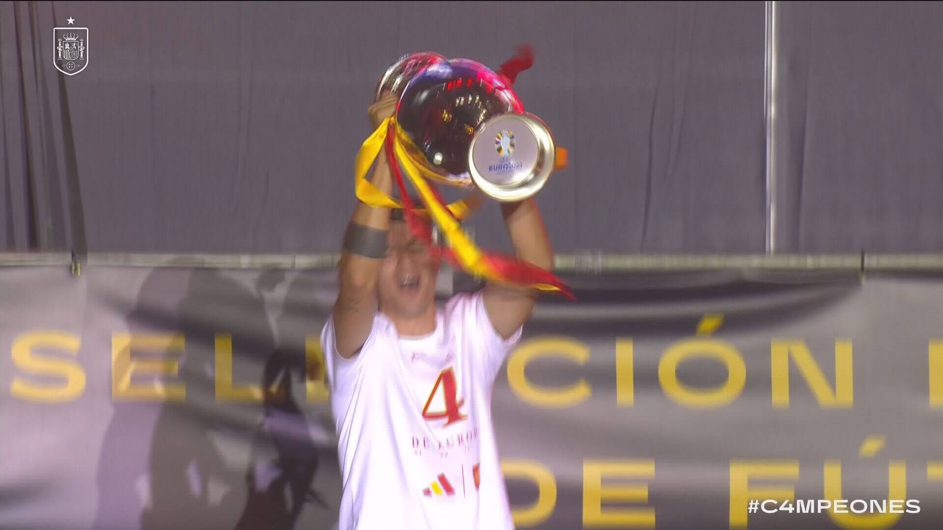  Álvaro Morata, maestro de ceremonias en la fiesta de la Eurocopa