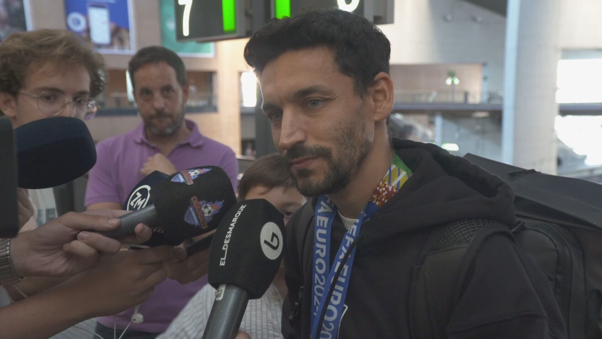  Jesús Navas en su llegada a Sevilla (ElDesmarque)
