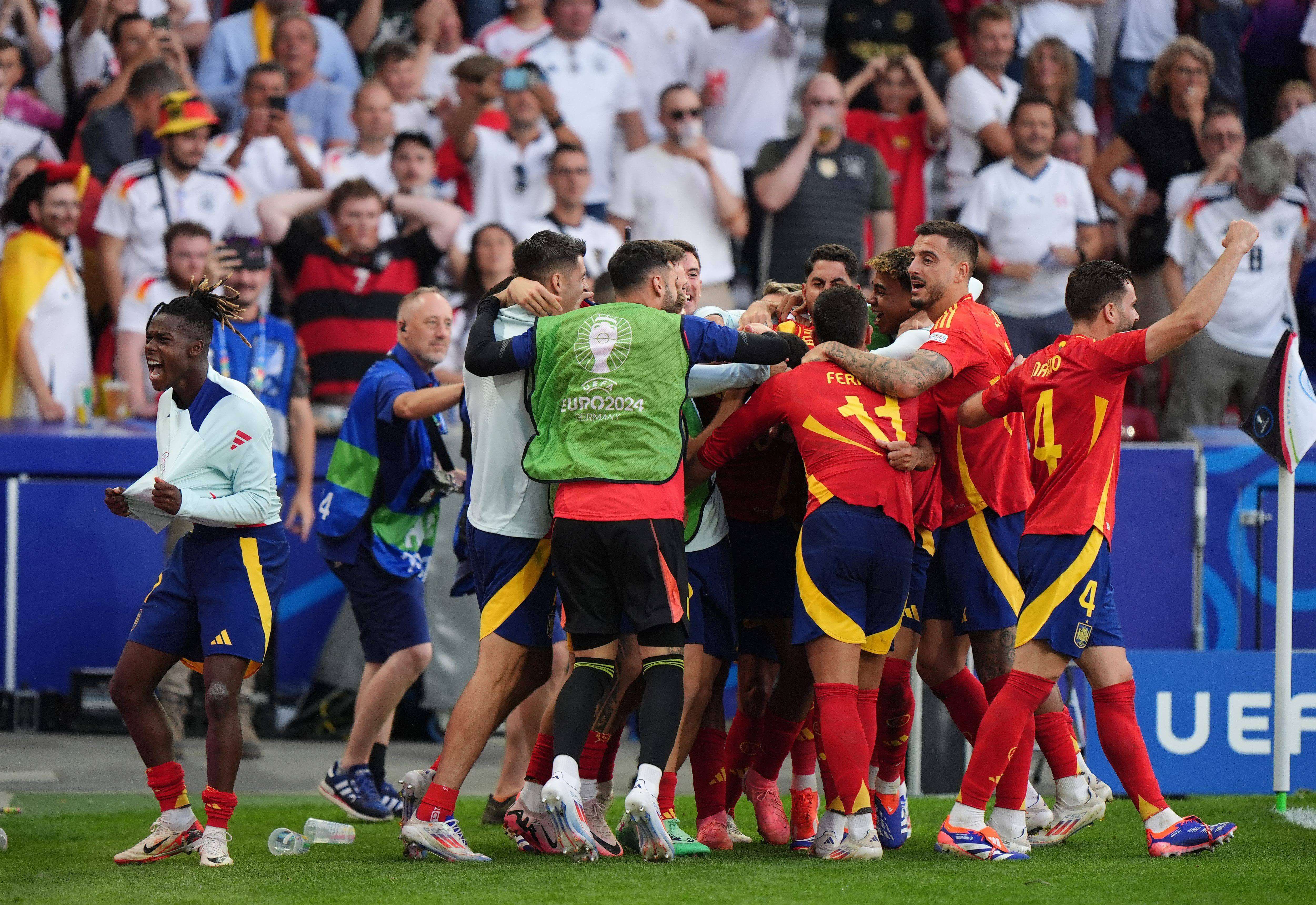  Los jugadores de la Selección celebran un gol ante Alemania