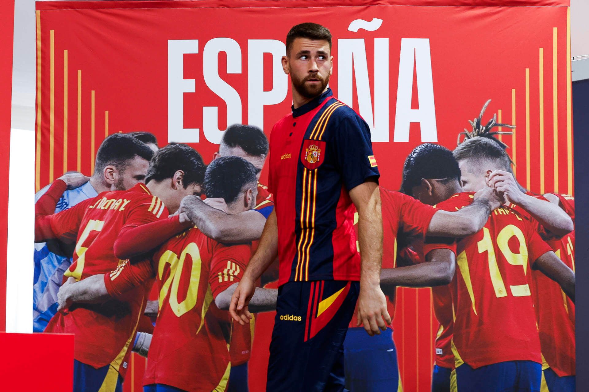 Unai Simón, con España.