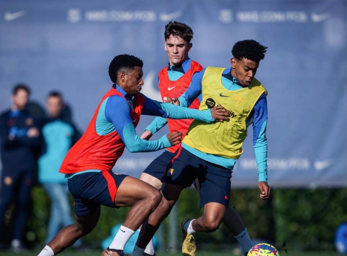 Balde y Lamine, en un entrenamiento en la ciudad deportiva del Barça.