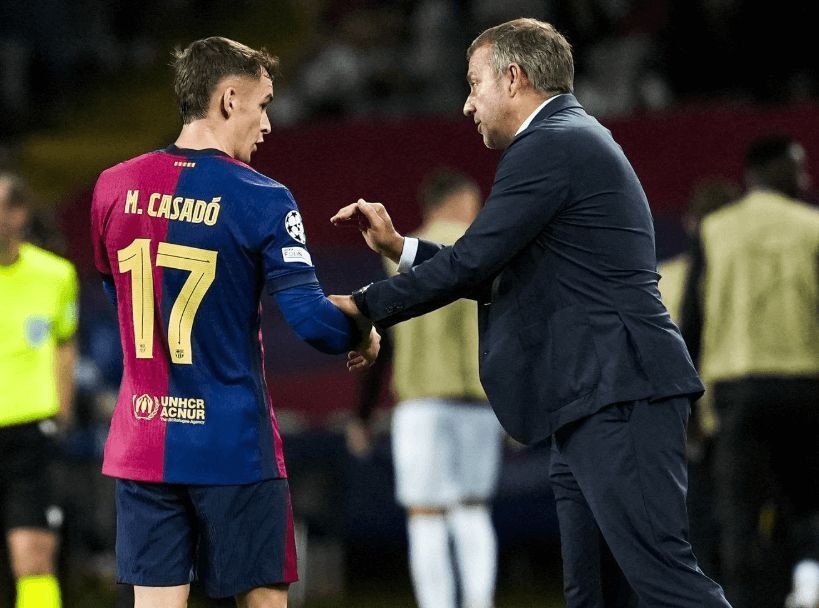  Marc Casadó y Hansi Flick en un partido de Champions League