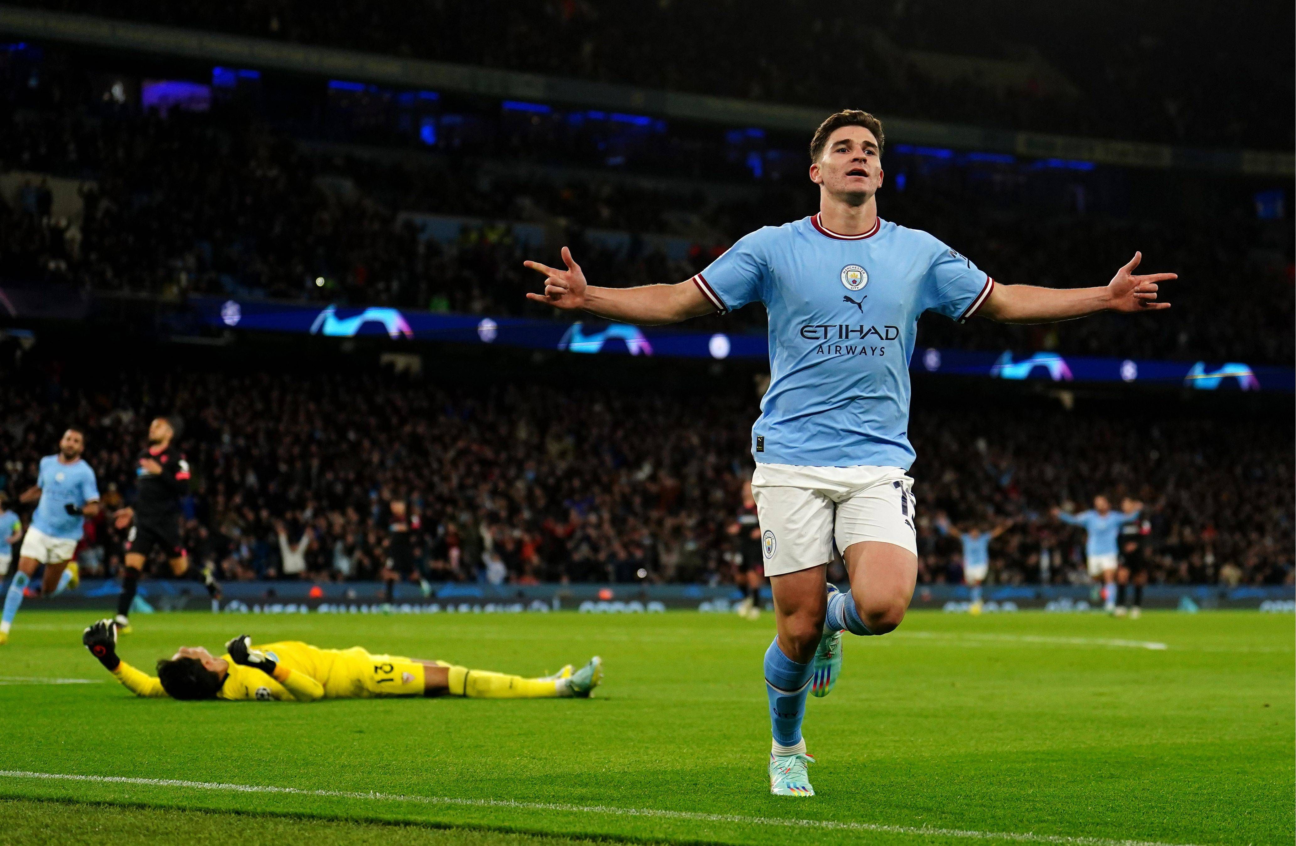 Julián Álvarez celebra su gol en el Manchester City-Sevilla (FOTO: Cordón Press).