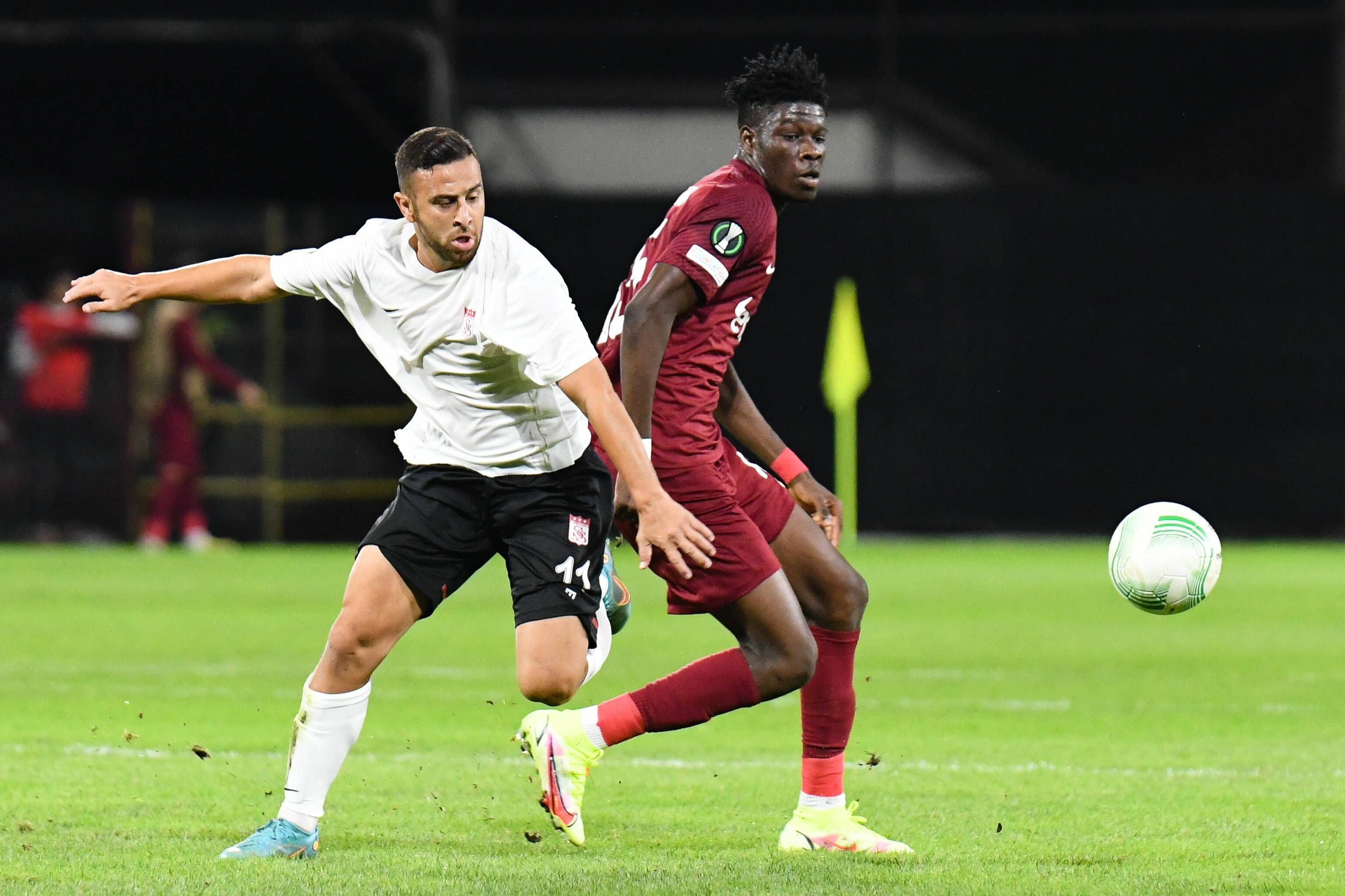  Dia Saba jugando la Conference League la temporada pasada.