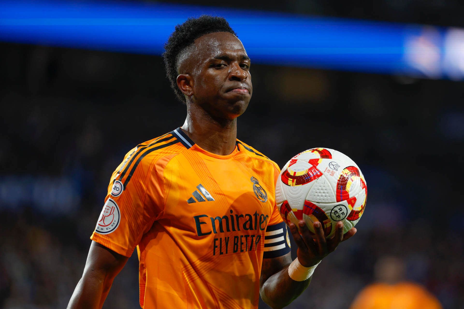  Vinicius como capitán del Real Madrid (EFE).