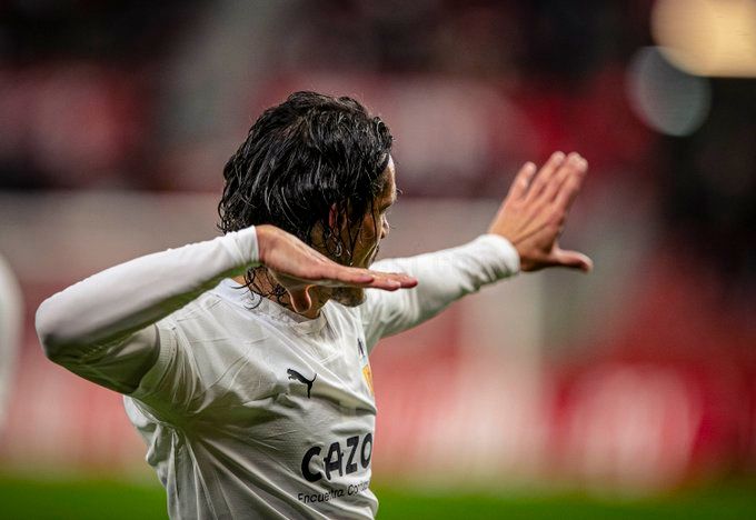  Edinson Cavani celebra el primer gol ante el Sporting