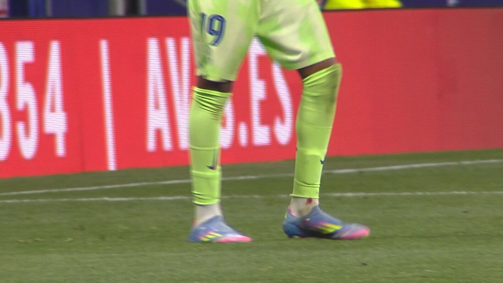  Lamine Yamal, con el tobillo sangrando en el Atlético-Barcelona.