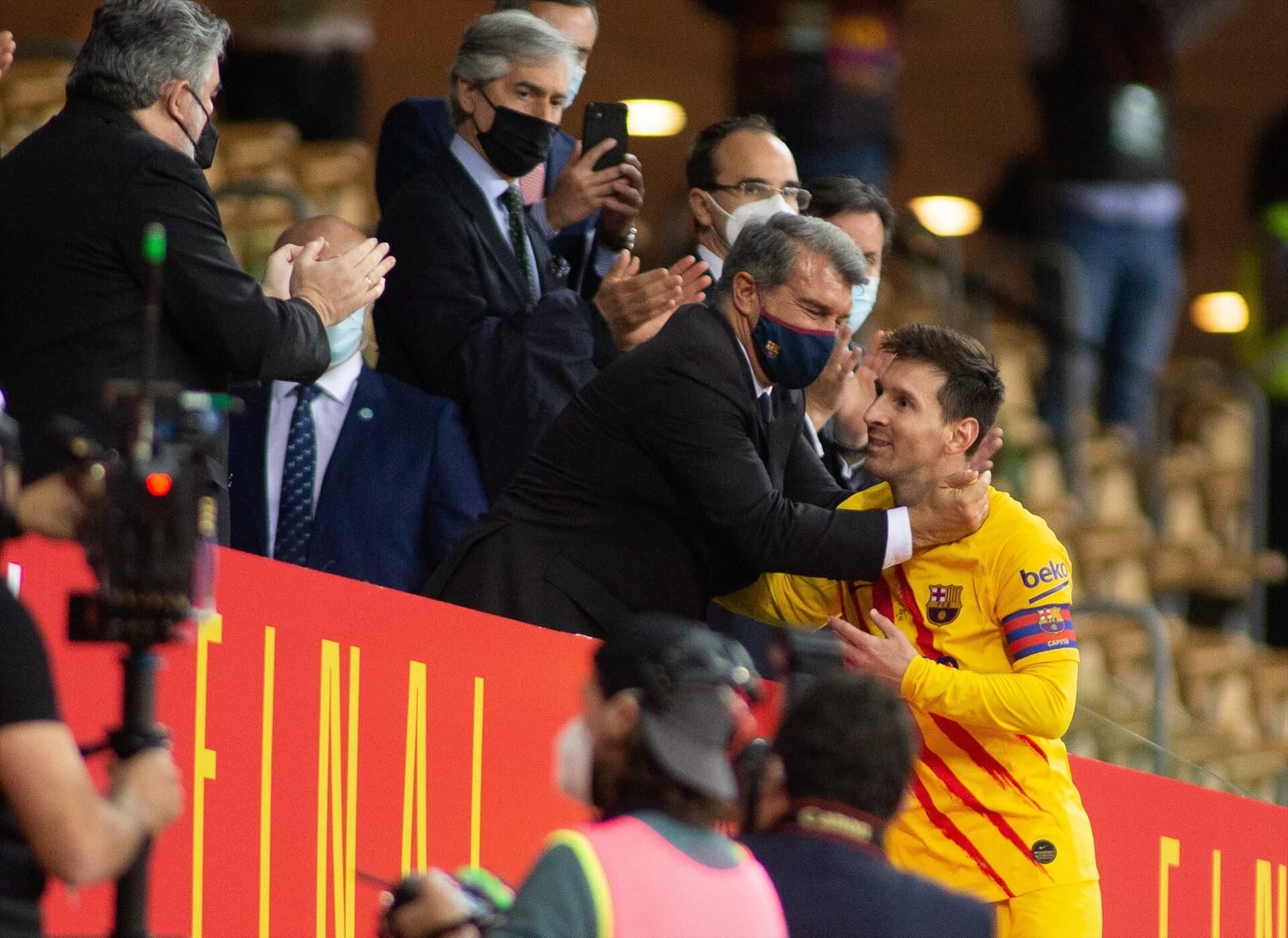 Leo Messi y Joan Laporta en la Copa del Rey de 2021