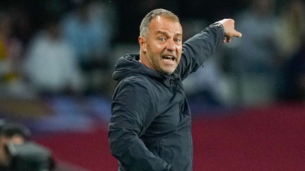 Hansi Flick, frente al Borussia Dortmund (EFE)