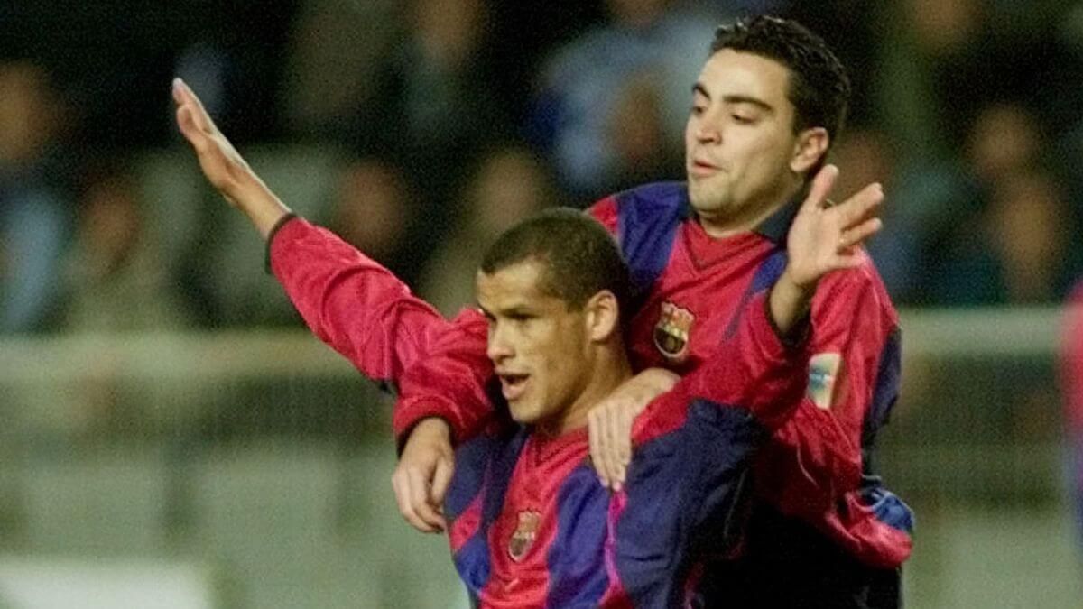 Rivaldo junto a Xavi Hernández en el Barcelona (Cordon Press)
