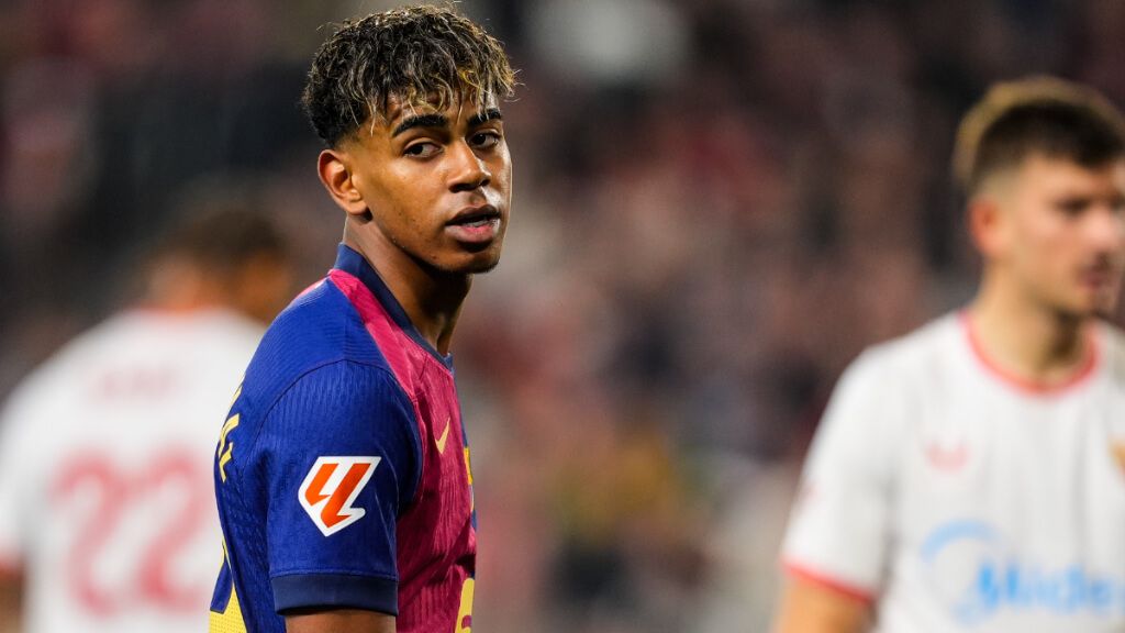  Lamine Yamal ante el Sevilla (Europa Press)