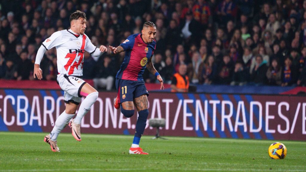 Ratiu puso las cosas muy difíciles a Raphinha en sus enfrentamientos (foto: Cordon Press).