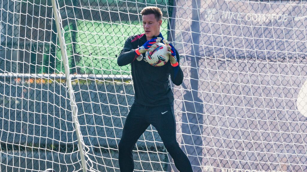  Ter Stegen en el entrenamiento del Barcelona (Europa Press)