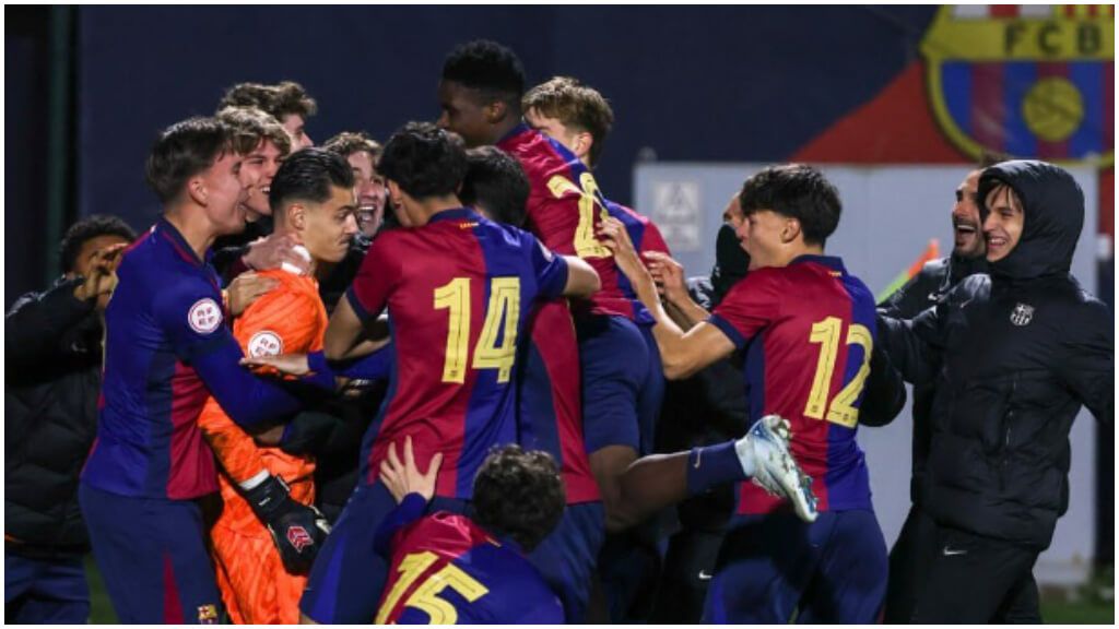  El juvenil del FC Barcelona celebrando el paso a cuartos de final de la Copa del Rey juvenil.