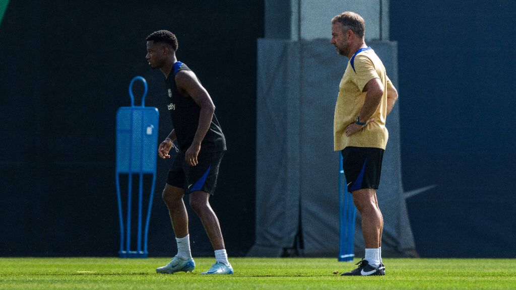  Ansu Fati y Hansi Flick, durante un entrenamiento (foto: Cordon Press).