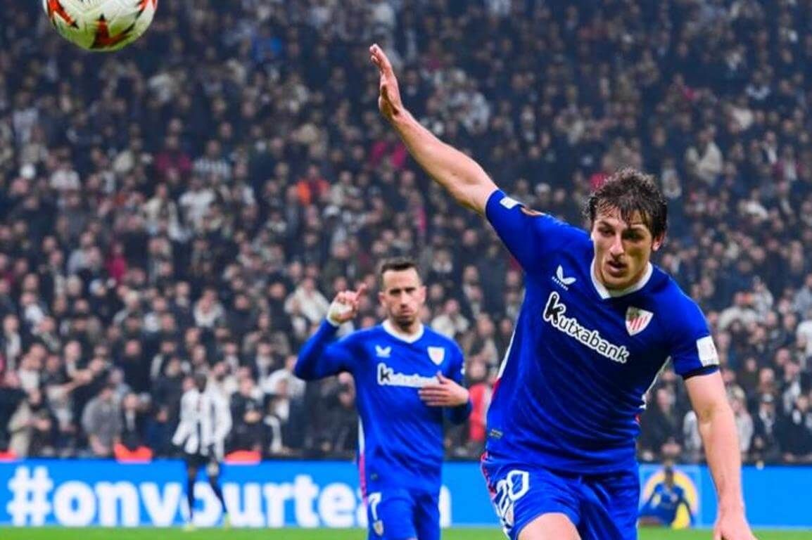  Acción de Unai Gómez, ante el Besiktas en Estambul.