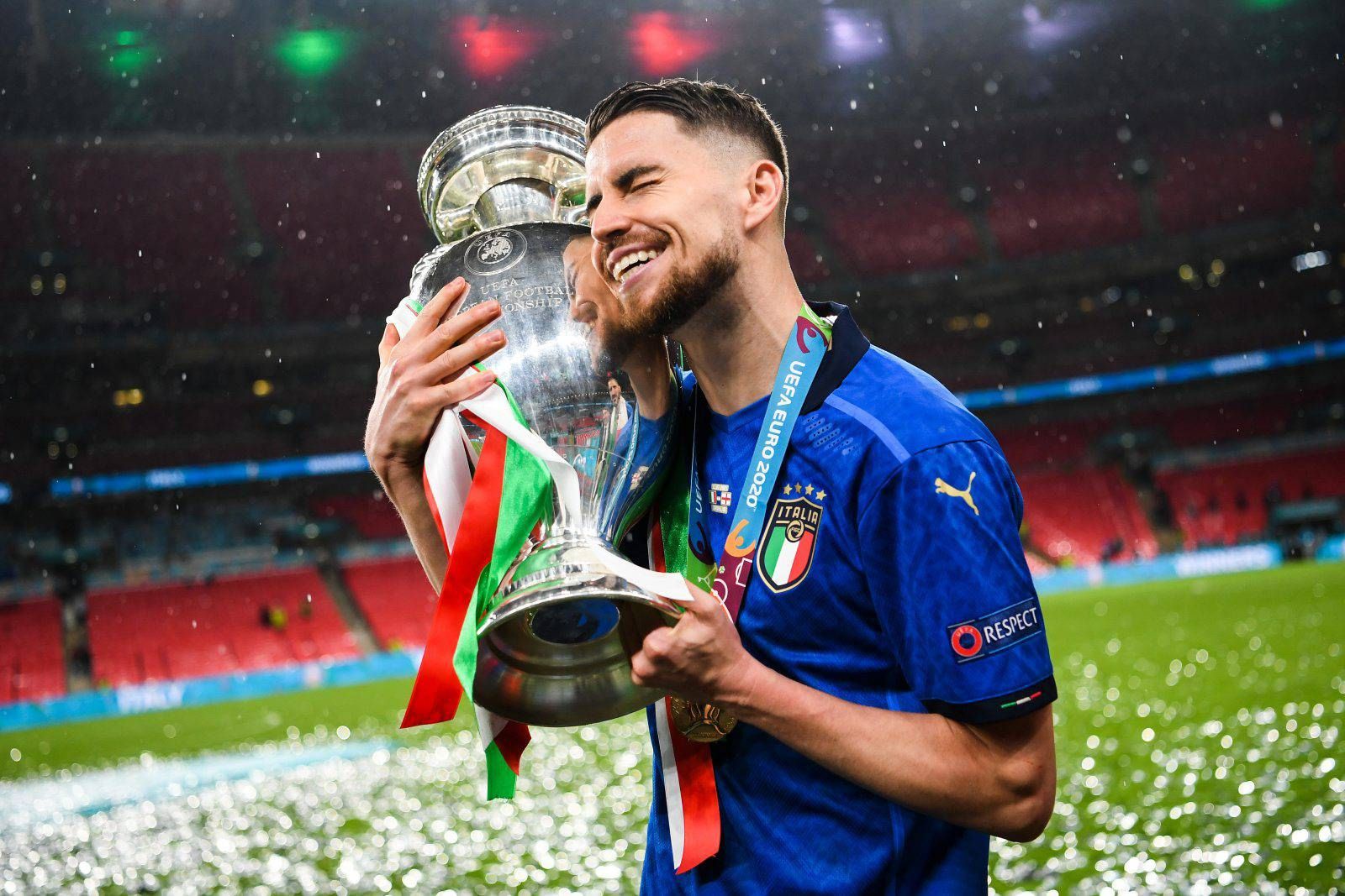  Jorginho, eufórico tras ganar la Eurocopa.