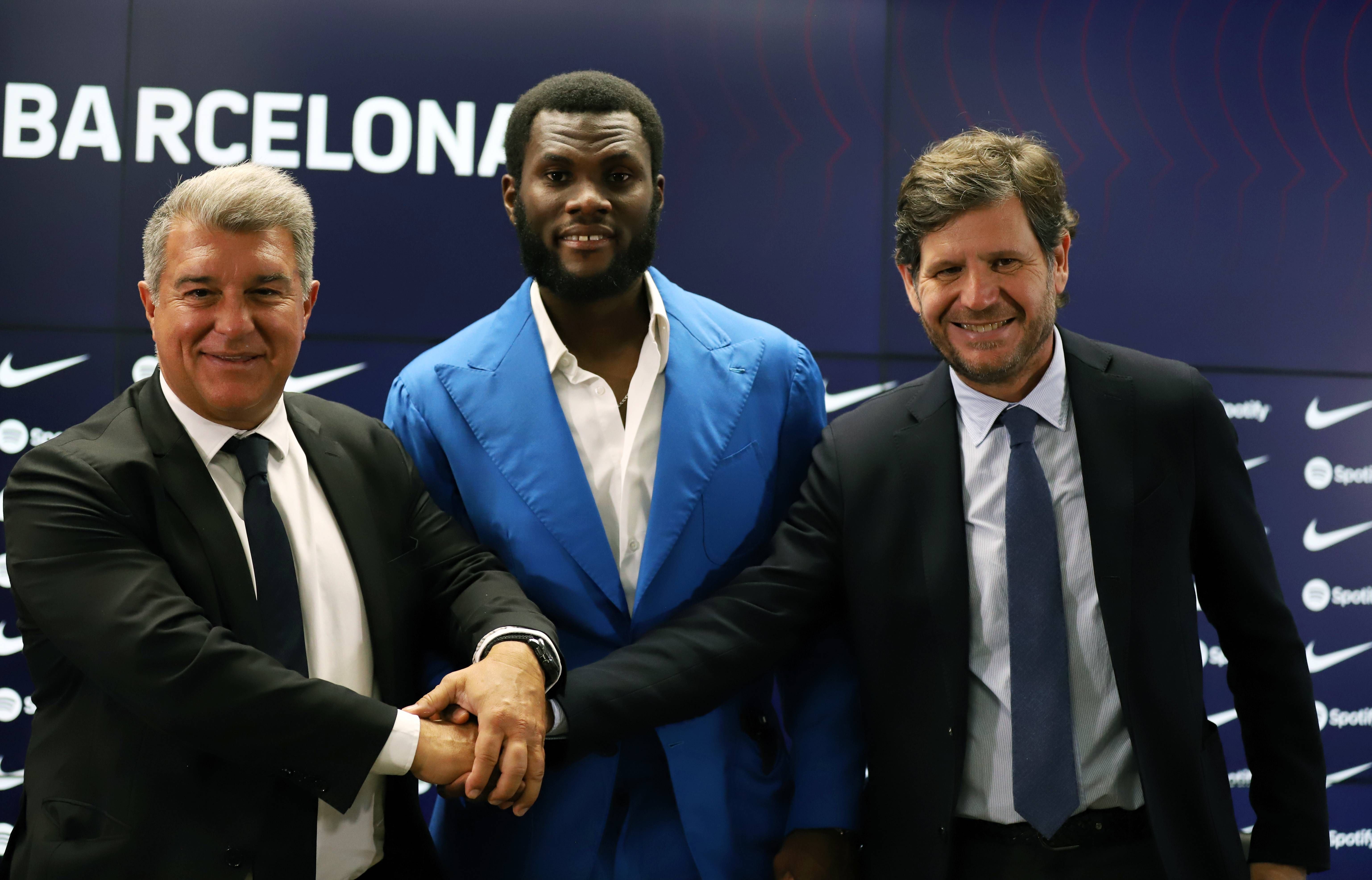 Joan Laporta y Mateu Alemany, durante la presentación de Kessie.