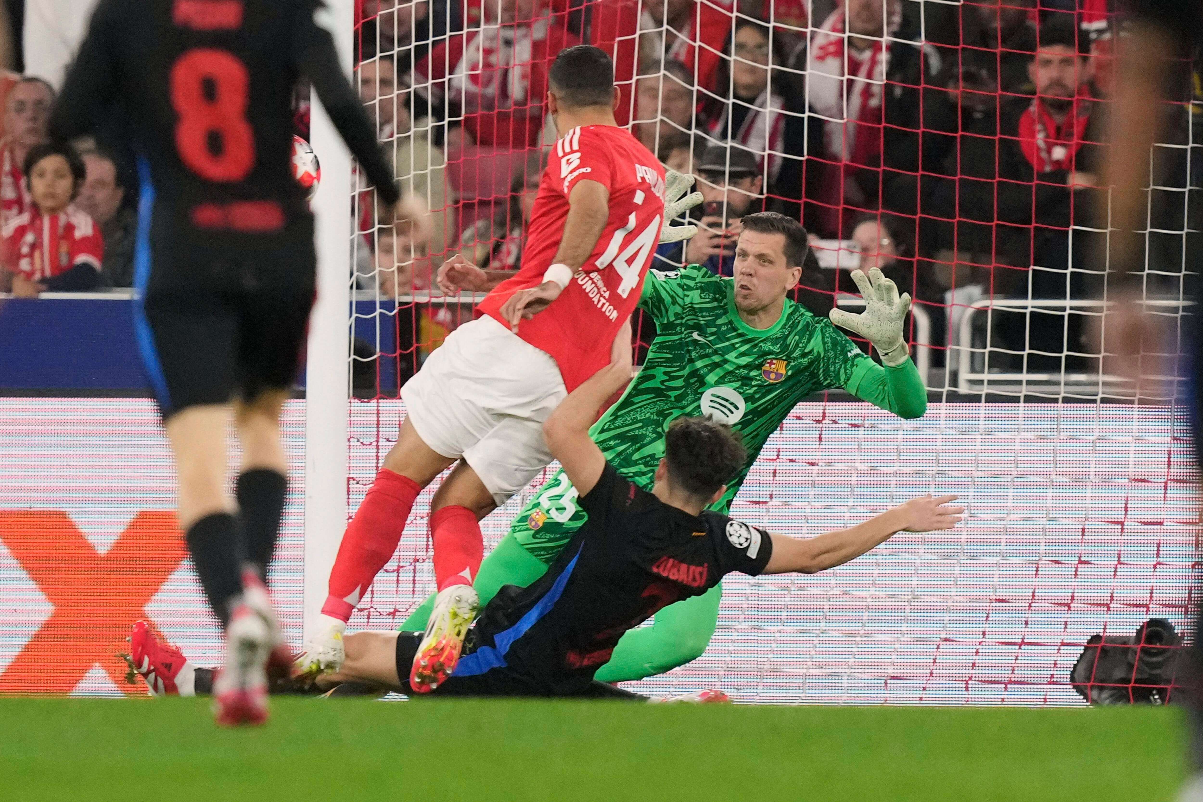 Wojciech Szczesny en el Benfica - Barcelona.