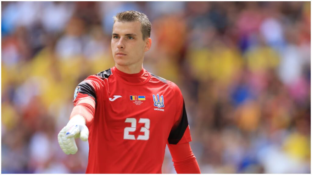 Lunin, contra Rumanía