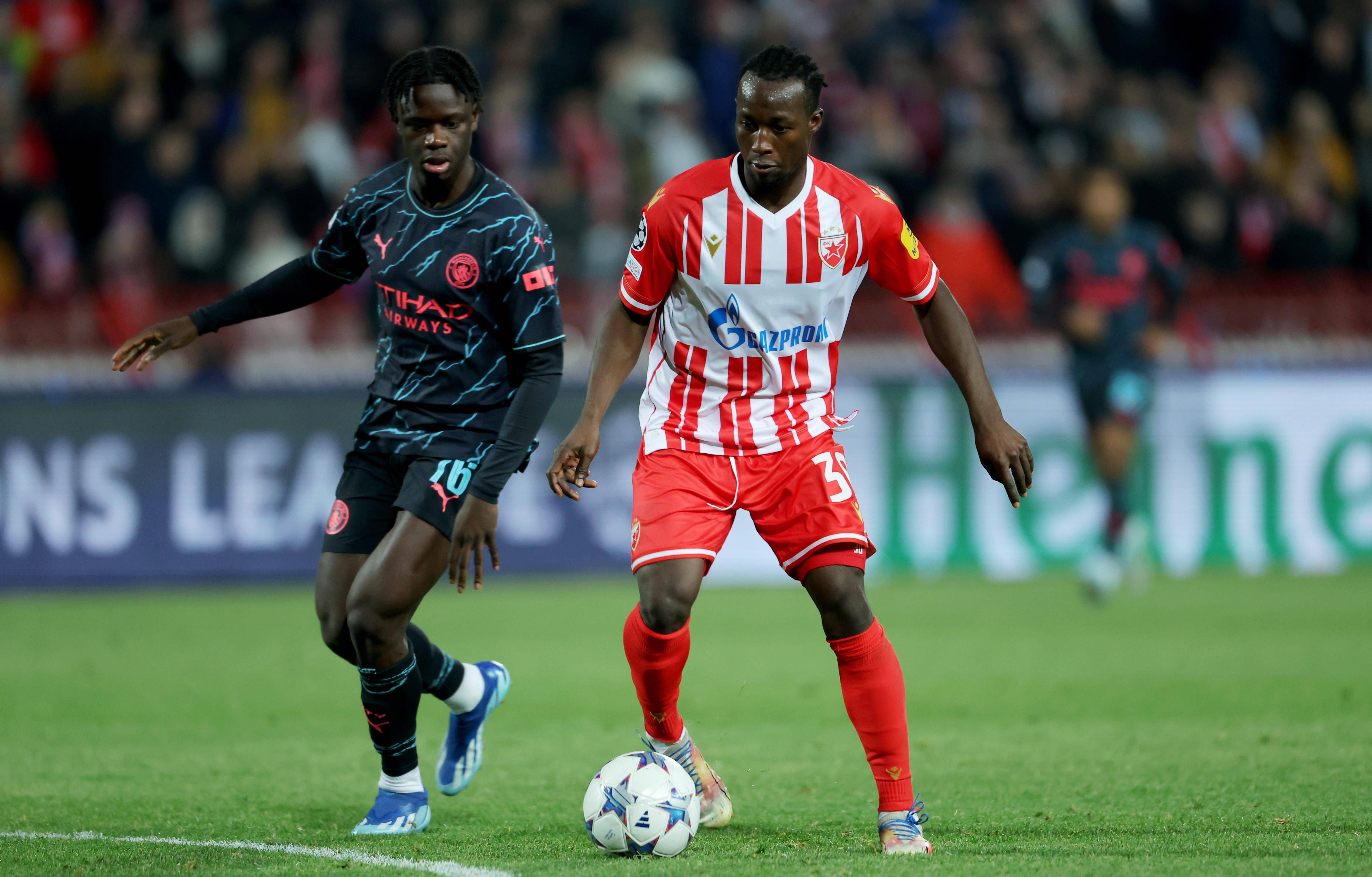  Mahamadou Susoho Sissoho jugando contra el Estrella Roja en Champions.