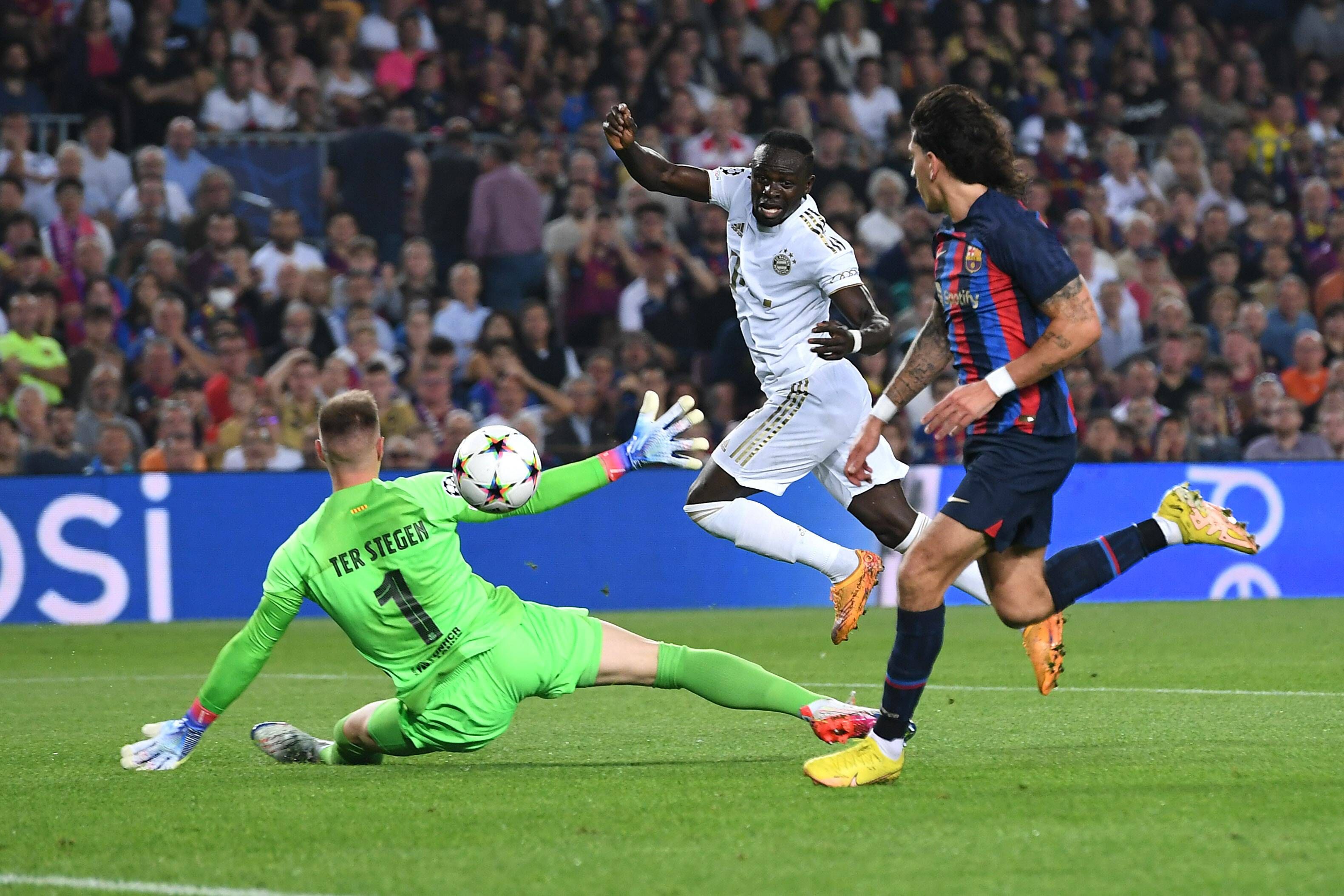  Mané bate a Ter Stegen en el Barça-Bayern.