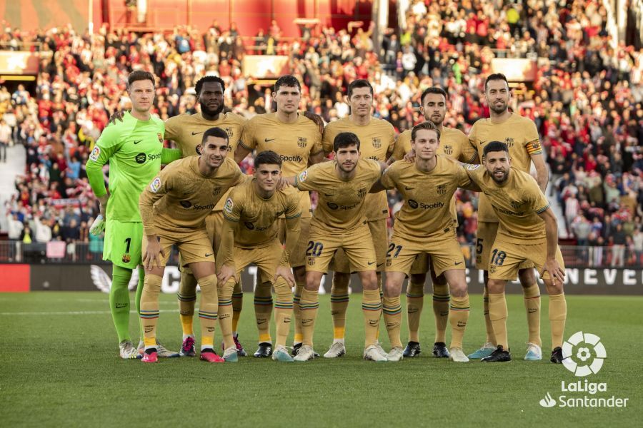 Once titular de Xavi en el Almería-Barça.