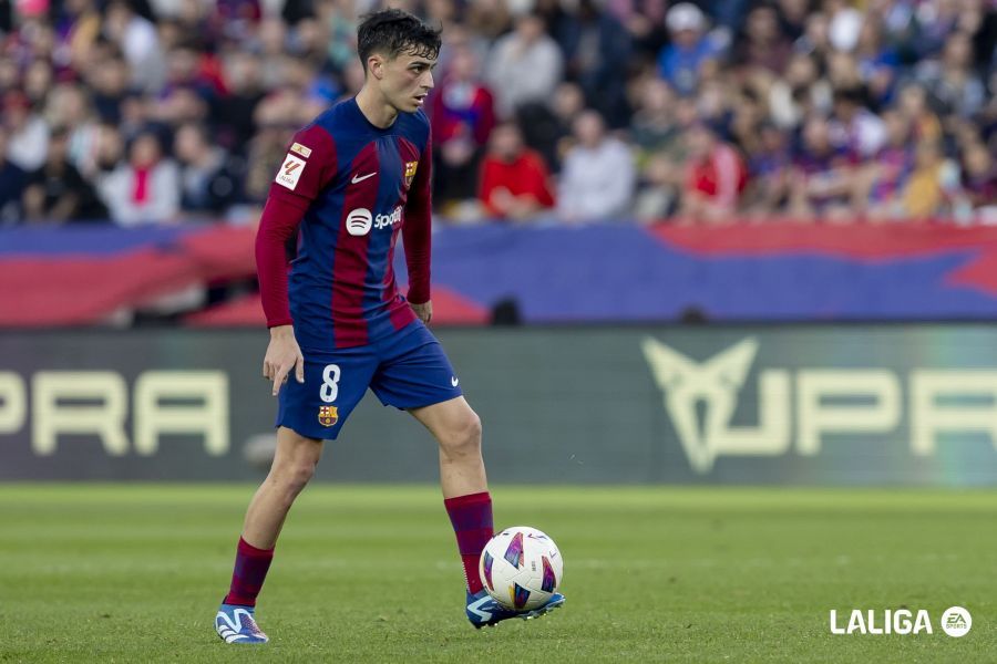  Pedri, durante el Barcelona-Alaves..