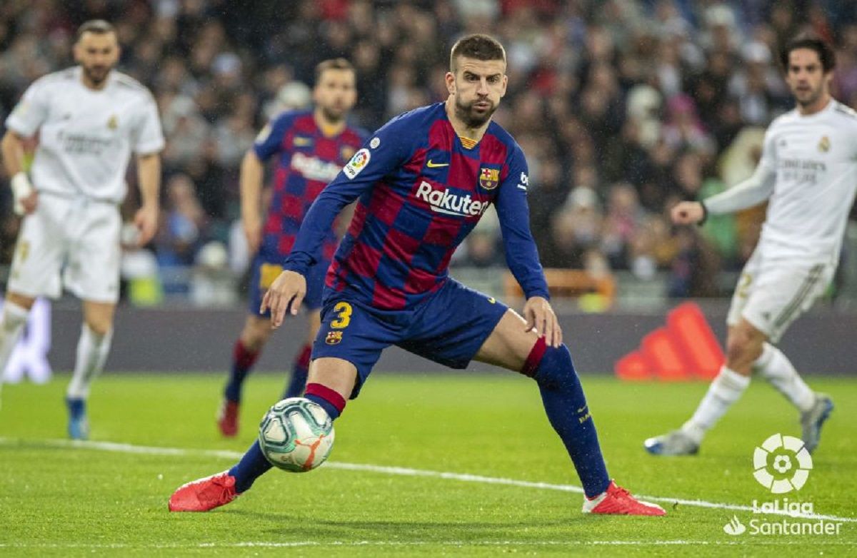  Piqué, durante el Clásico Real Madrid-Barcelona.