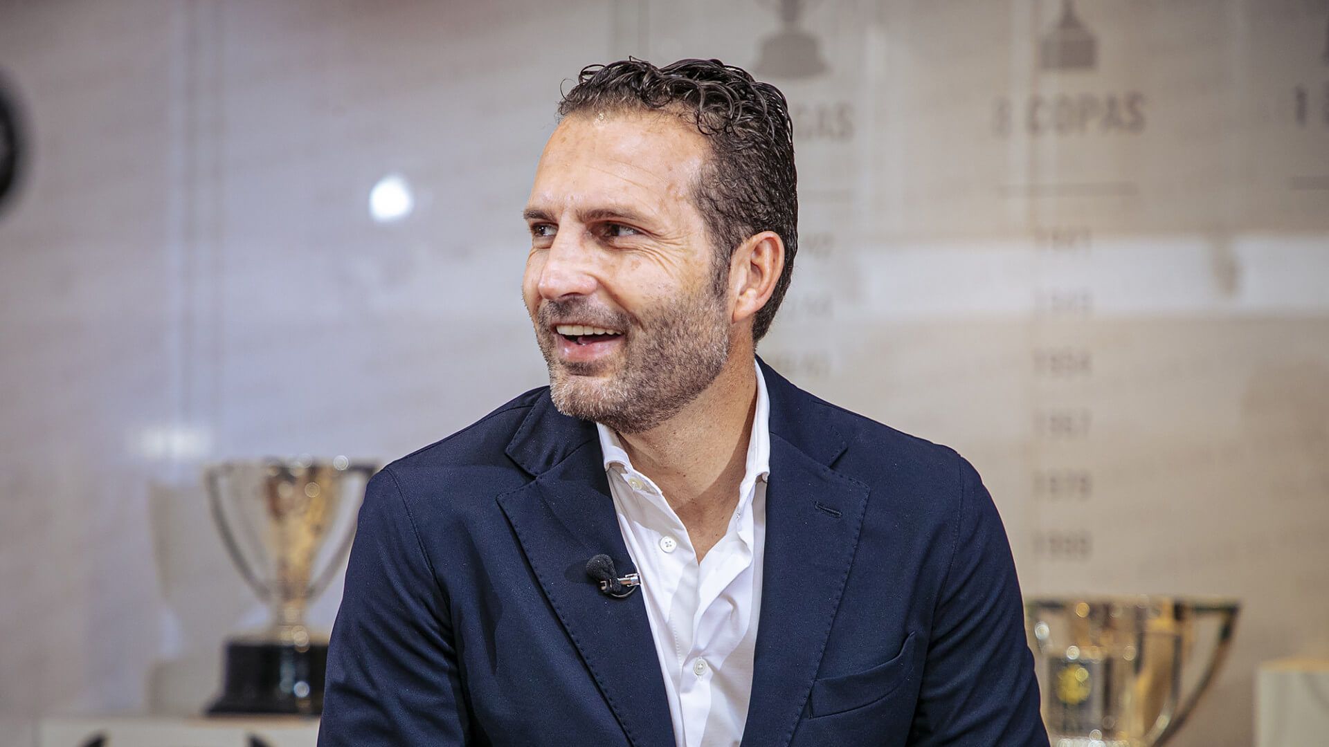 Rubén Baraja sonríe tras su renovación con el Valencia CF.