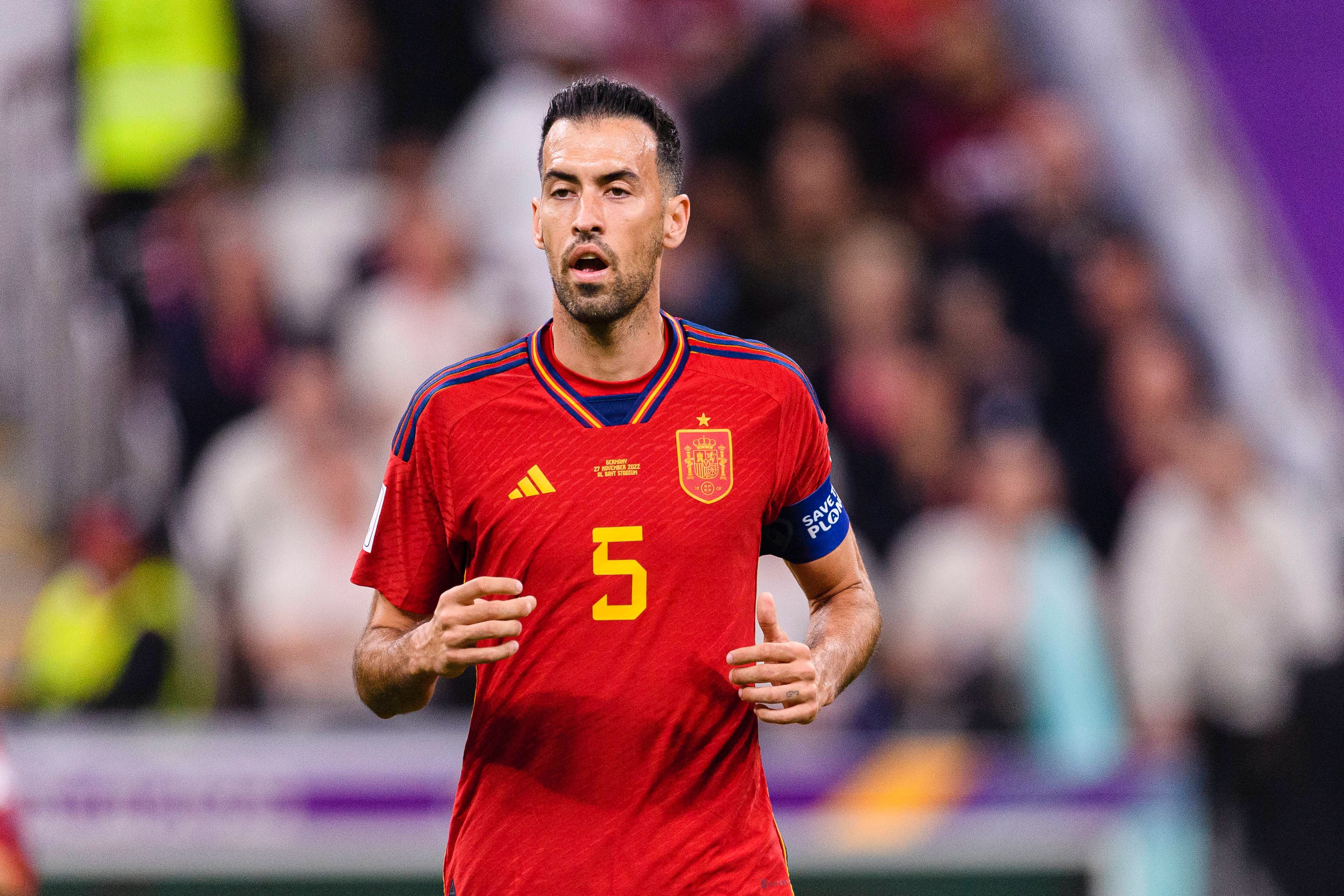  Sergio Busquets, en un partido de la selección española (FOTO: Cordón Press).