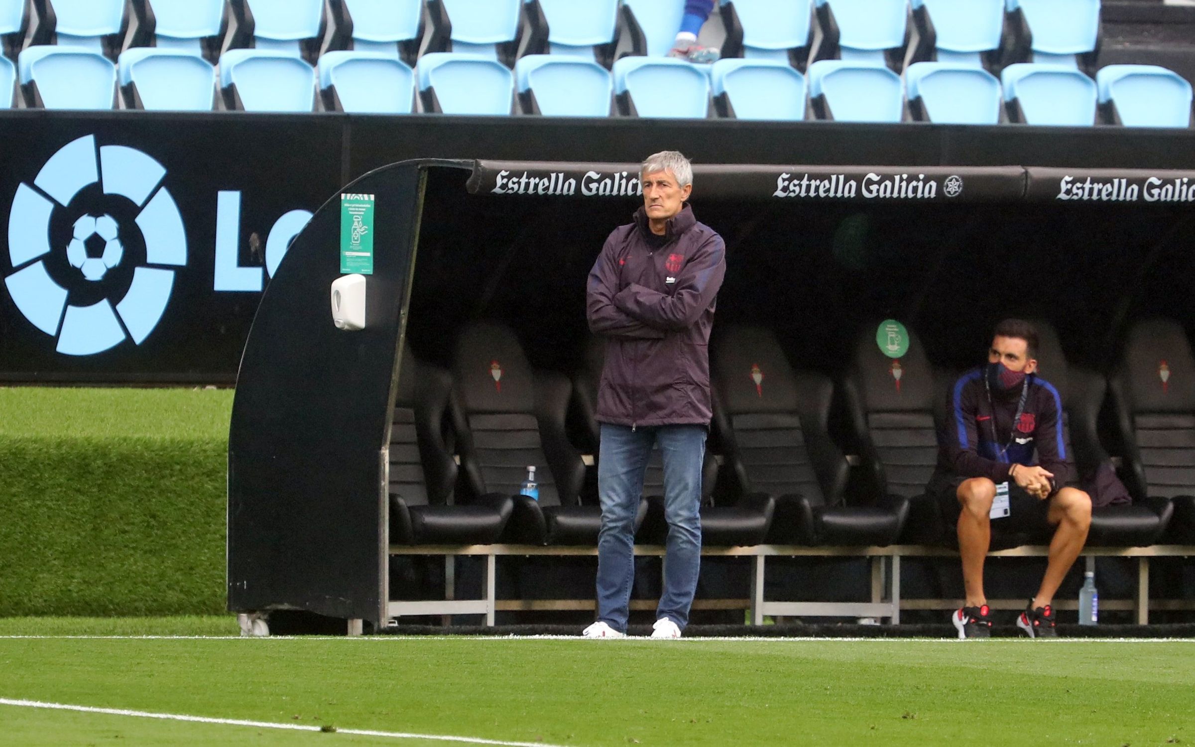  Quique Setién y Eder Sarabia, durante el Celta-Barcelona.