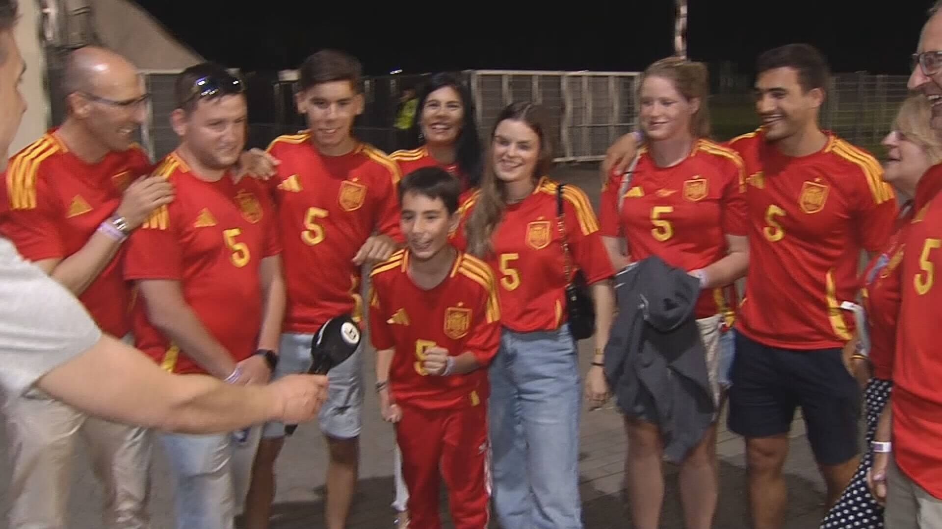  La familia de Dani Vivian le manda un mensaje tras su debut