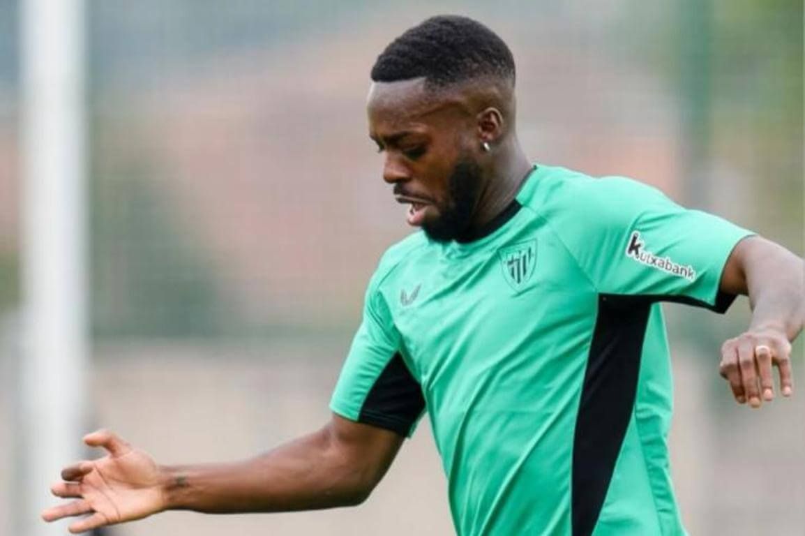 El delantero Iñaki Williams se entrena en Lezama.