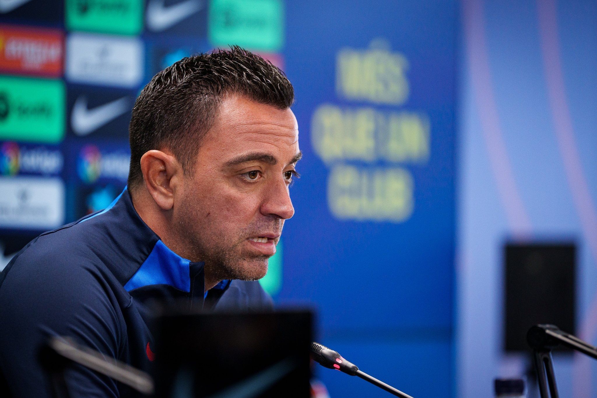  Xavi Hernández, en rueda de prensa.
