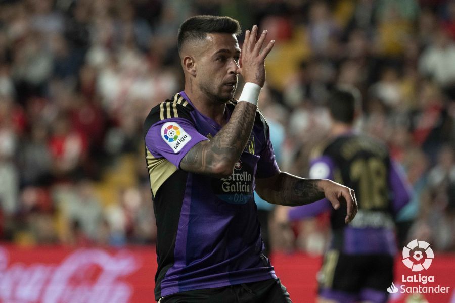 Sergio León celebra su gol en el Rayo - Valladolid (Foto: LaLiga).
