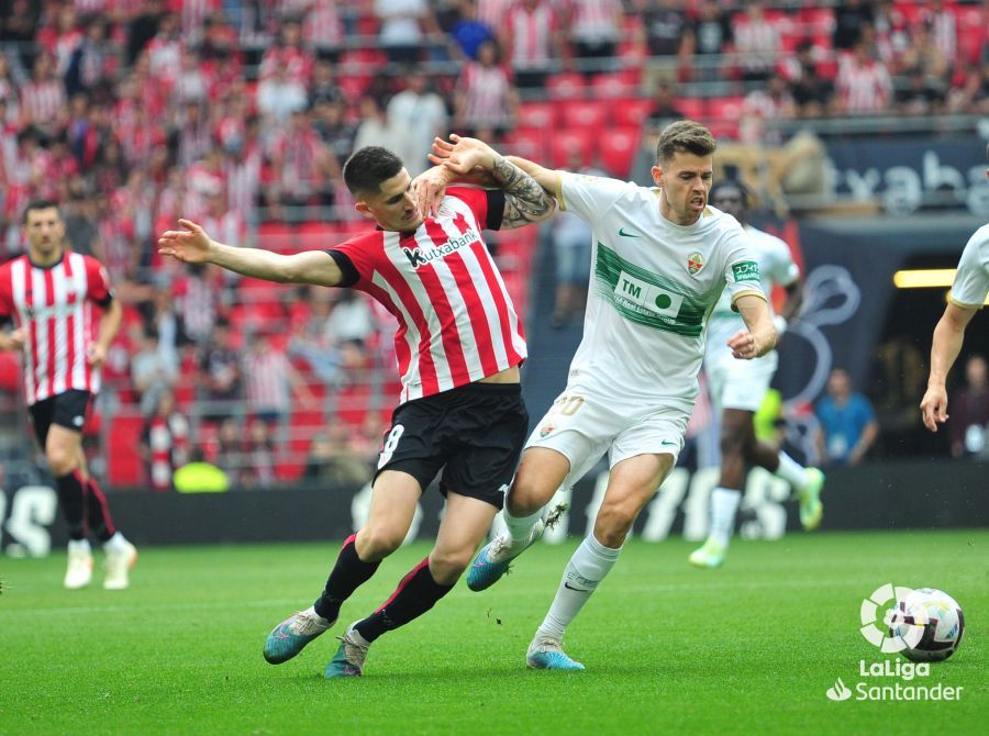 Sancet ante el Elche en San Mamés. (Foto: LaLiga).