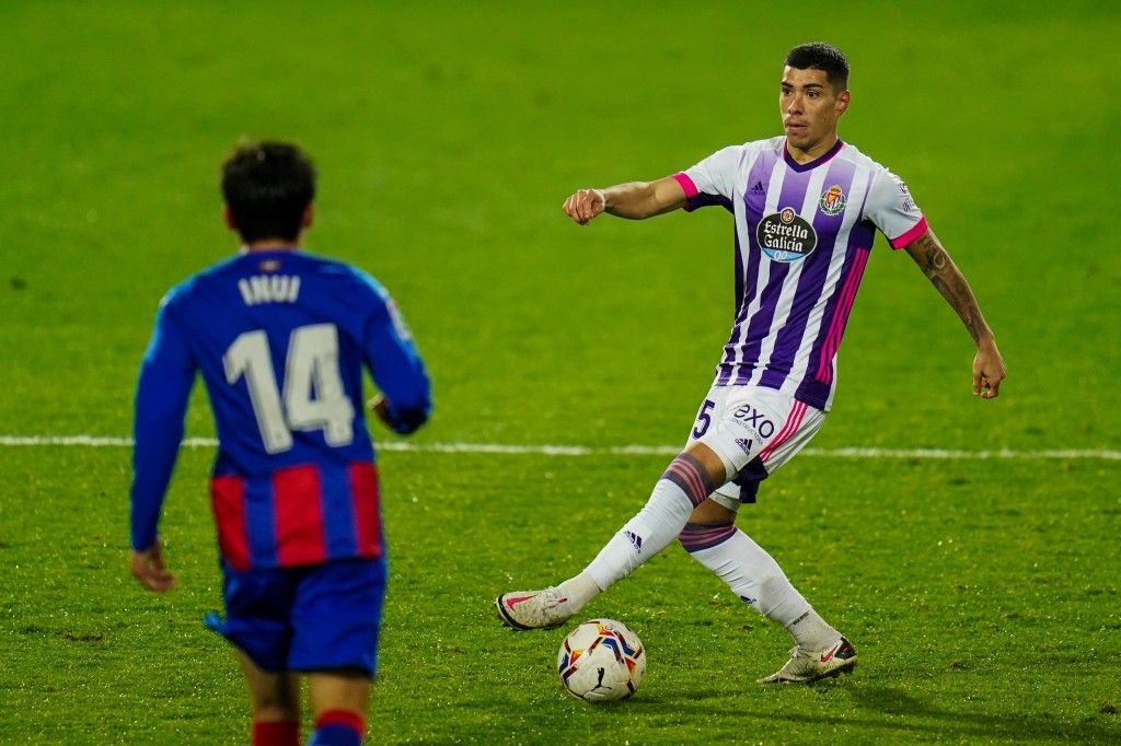 Lucas Olaza, en el partido del Real Valladolid ante la SD Eibar.
