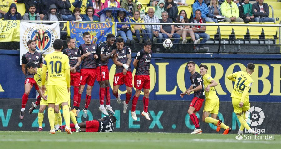 La barrera del Athletic ante el Villarreal en La Cerámica (Foto: LaLiga).