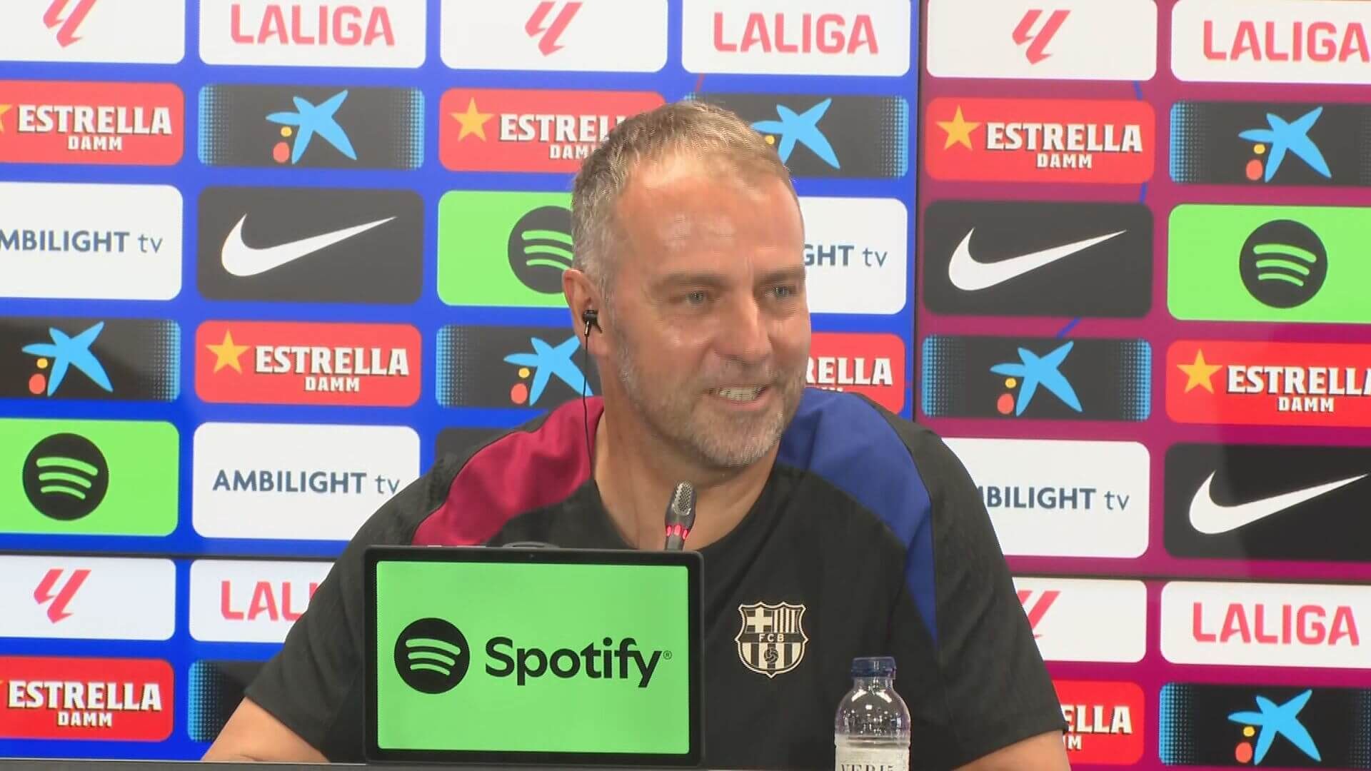  Hansi Flick en rueda de prensa