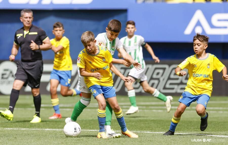  Acción de juego en el partido entre Las Palmas y el Betis.