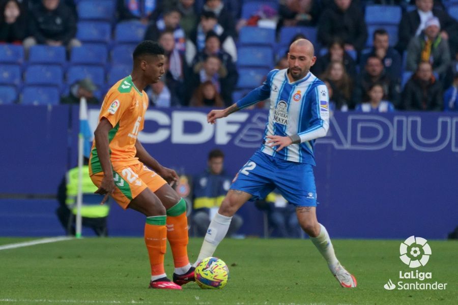 Abner debutó como titular contra el Espanyol