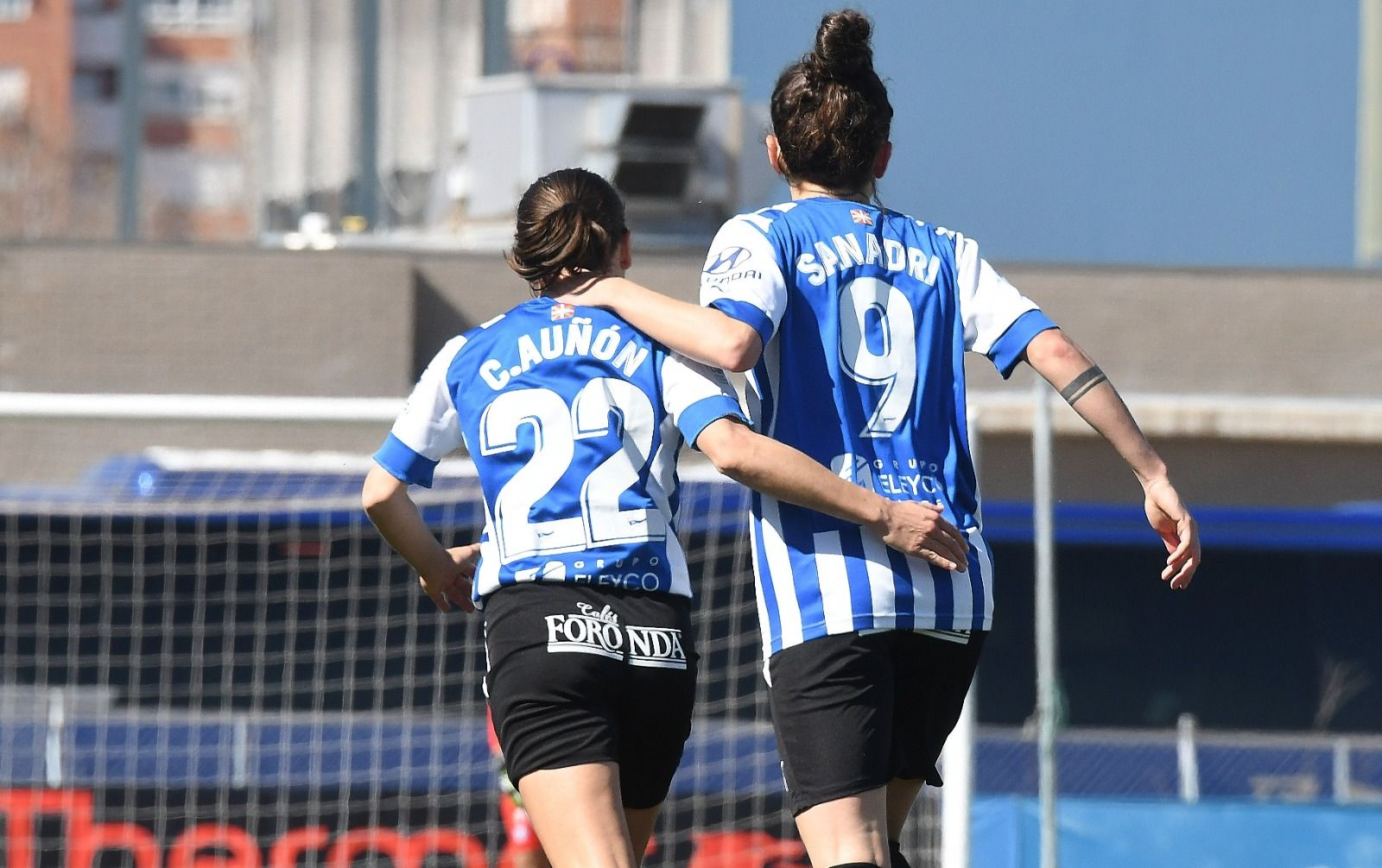  El Alavés no pudo evitar el descenso en la última jornada al empatar frente al Alhama CF.