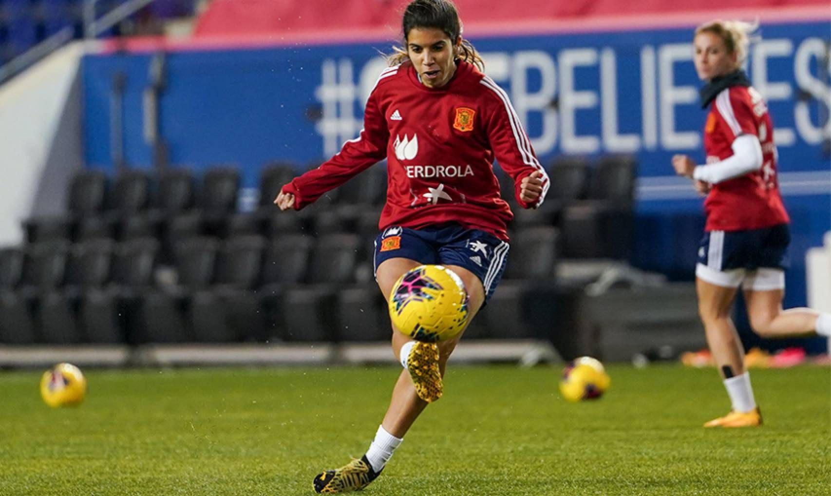 Alba Redondo, del Levante UD Femenino, con la selección española.
