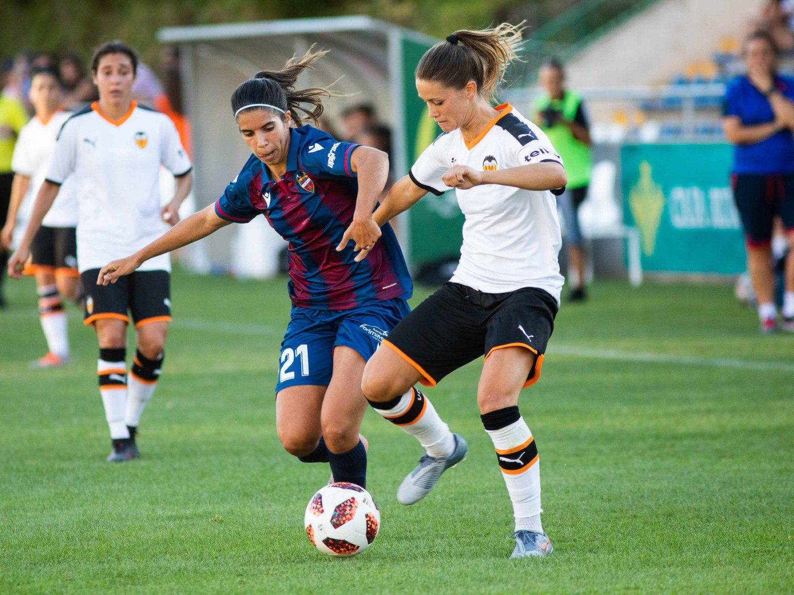  Alba Redondo en el partido frente al Valencia CFF.