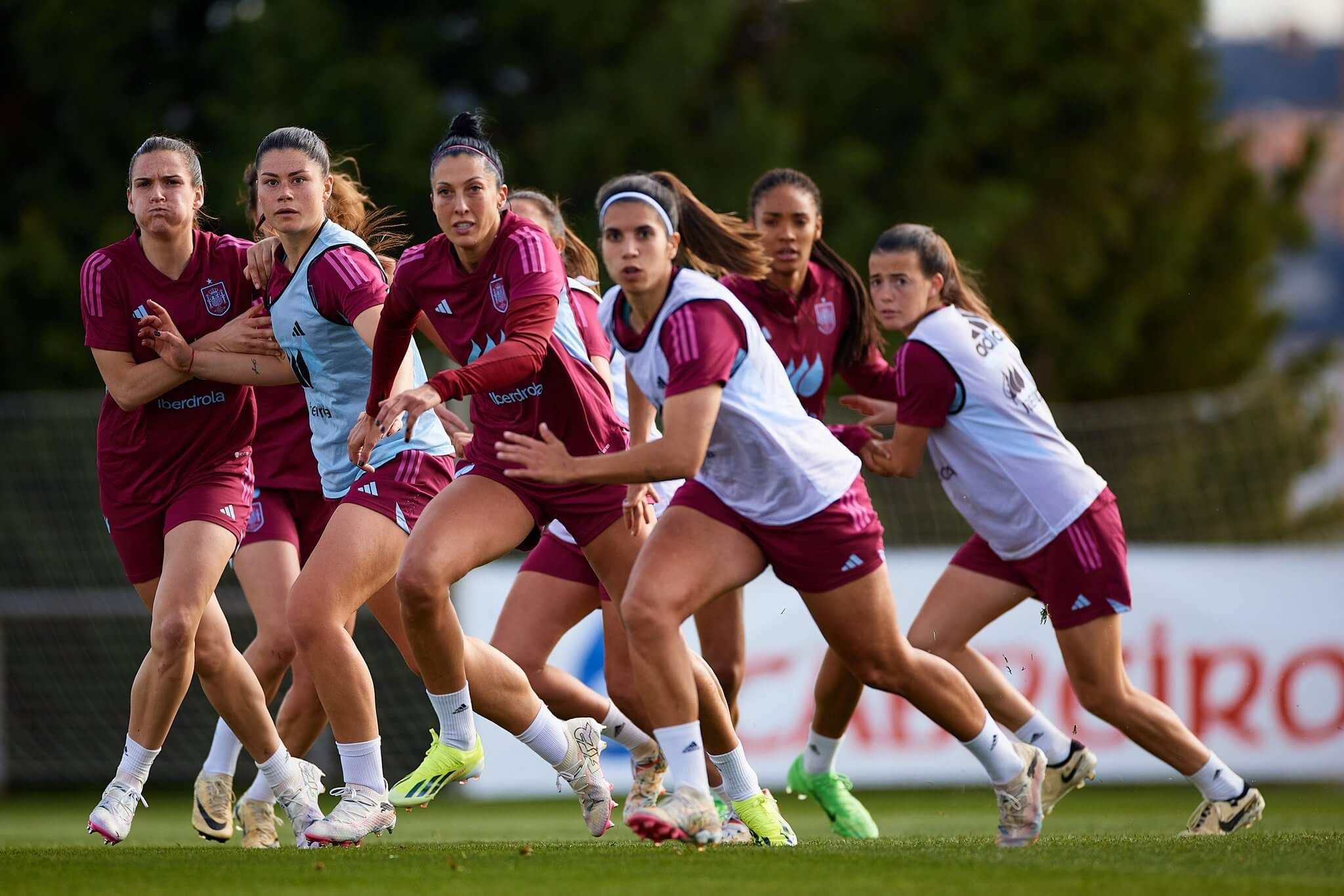  Alba Redondo y María Méndez en un entrenamiento con la selección española.